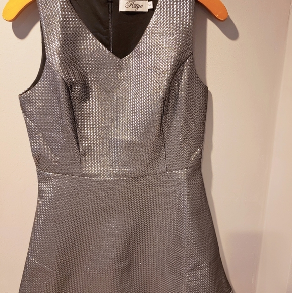 Mini dress - Picture 1 of 4